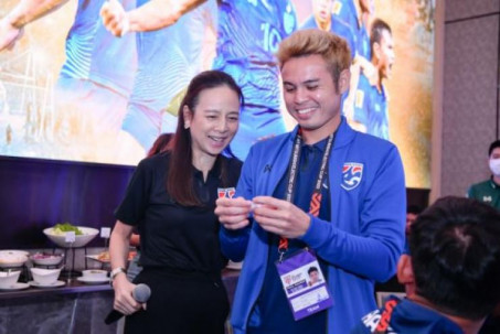 Thái Lan vô địch AFF Cup được Madam Pang thưởng nóng, dễ nếm trái đắng giải Tây Á