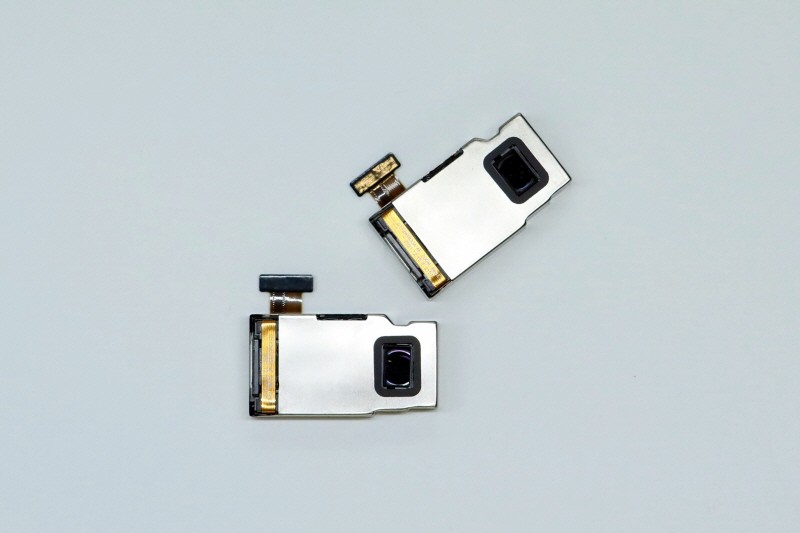 Ống kính tiềm vọng được thiết kế bởi&nbsp;LG Innotek.