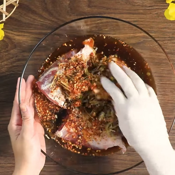 Trộn đều cho thật ngấm, thật ngấu gia vị