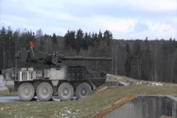Politico: Mỹ cung cấp xe bọc thép ”sát thủ” Stryker uy lực cho Ukraine
