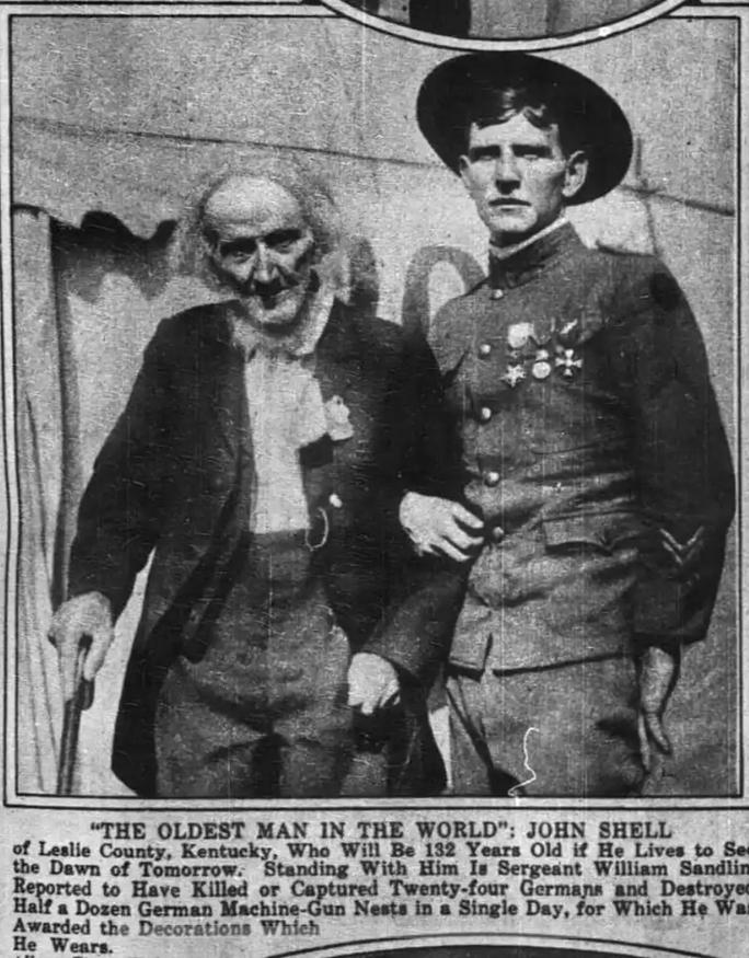 Bức ảnh chụp ông John Shell với dòng chú thích "người đàn ông cao tuổi nhất trên thế giới". Ảnh: The New York Times