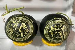 Thị trường - Tiêu dùng - Loại dưa hấu giá vài trăm nghìn/quả, dân buôn ngày bán hàng chục quả