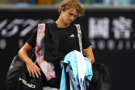 Australian Open ngày 4: Zverev bị loại, Murray ngược dòng ngoạn mục