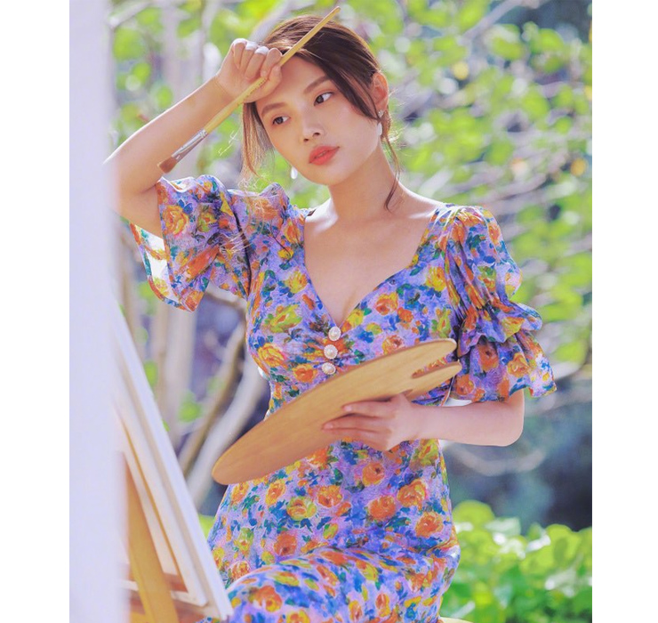 Từ Đông Đông được biết đến là&nbsp;"Kim Kardashian phiên bản Trung"&nbsp;gắn liền với phong cách gợi cảm.
