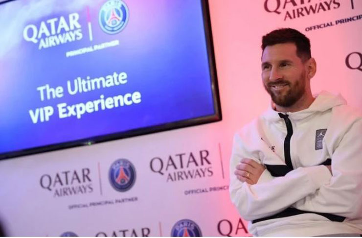 Cùng PSG bay sang Qatar, Messi có dịp kỷ niệm tròn 1 tháng vô địch World Cup 2022 tại đây
