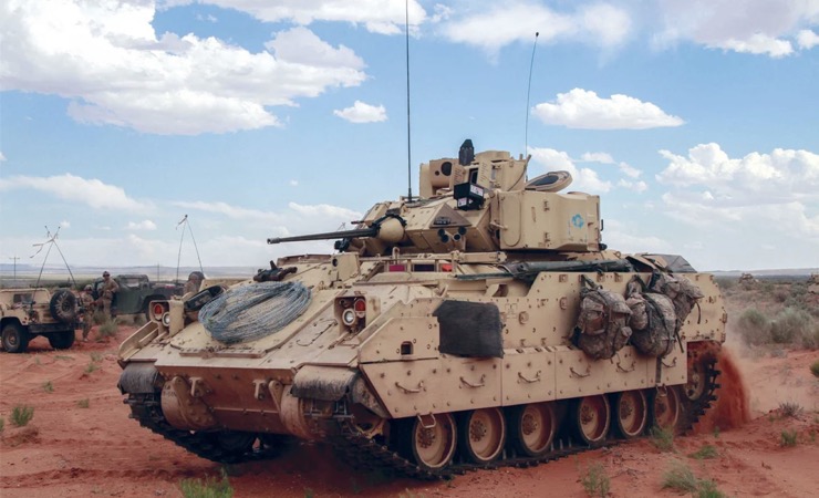 Mỹ sẽ chuyển cho Ukraine 50 xe bọc thép chiến đấu M2 Bradley.