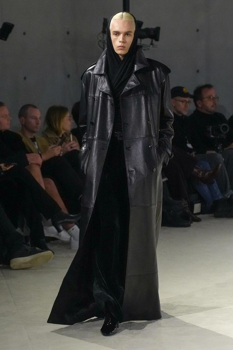 Sự sang trọng vượt thời gian tỏa sáng trong bộ sưu tập Thu/Đông 2023 của Anthony Vaccarello - 6