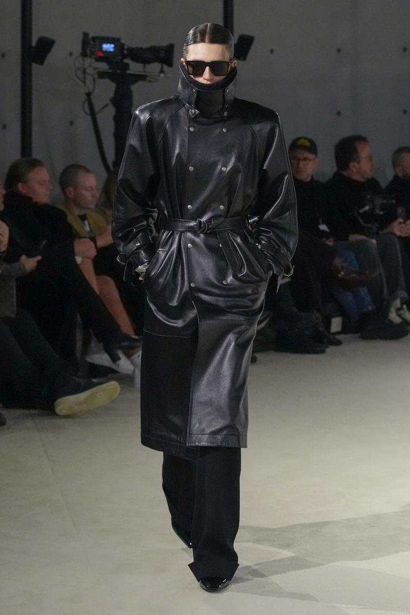 Sự sang trọng vượt thời gian tỏa sáng trong bộ sưu tập Thu/Đông 2023 của Anthony Vaccarello - 16