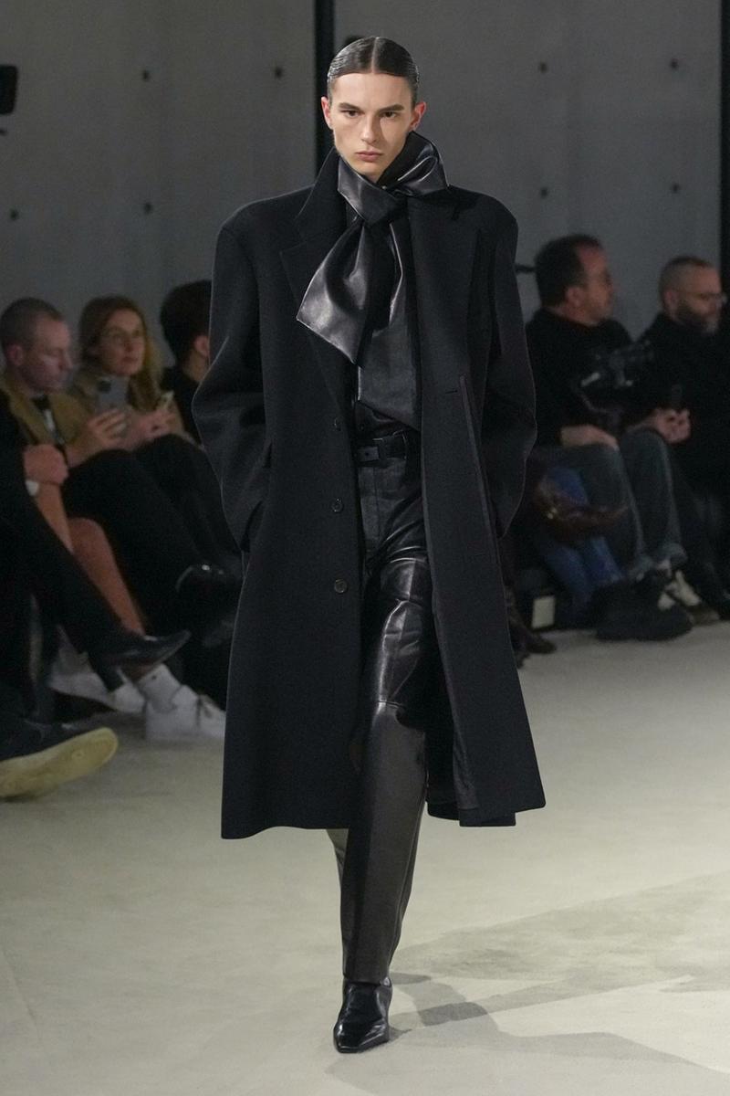Sự sang trọng vượt thời gian tỏa sáng trong bộ sưu tập Thu/Đông 2023 của Anthony Vaccarello - 14