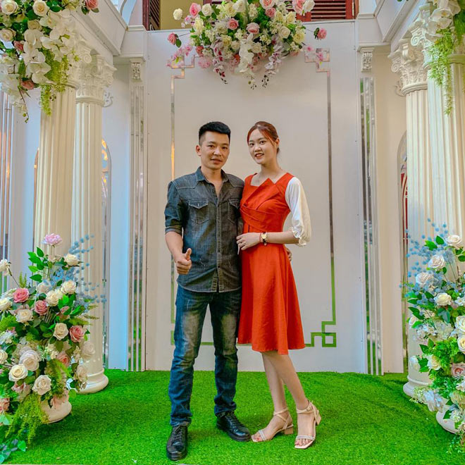 Quen em gái đồng nghiệp kém 14 tuổi, chờ em tròn 19 tuổi anh "hốt" về nhà luôn - 2
