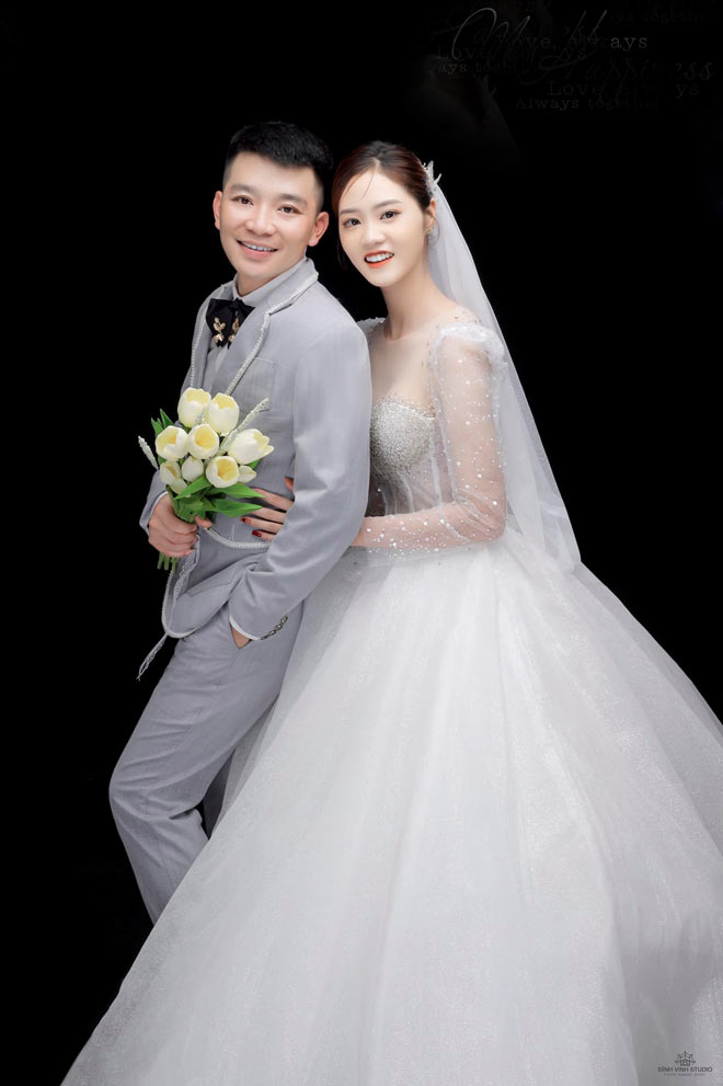 Quen em gái đồng nghiệp kém 14 tuổi, chờ em tròn 19 tuổi anh "hốt" về nhà luôn - 3