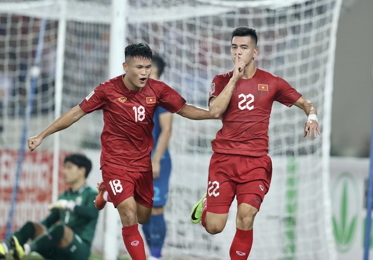 Tiến Linh ăn mừng bàn thắng vào lưới Thái Lan ở chung kết lượt đi AFF Cup 2022