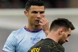Bóng đá - Ronaldo tỏa sáng ở trận đấu Messi, vẫn bị fan “ném đá” dữ dội