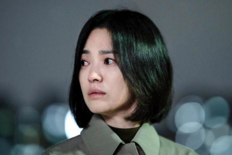 Phần 2 phim 18+ Top 1 toàn cầu của Song Hye Kyo "nhá hàng" nóng hổi