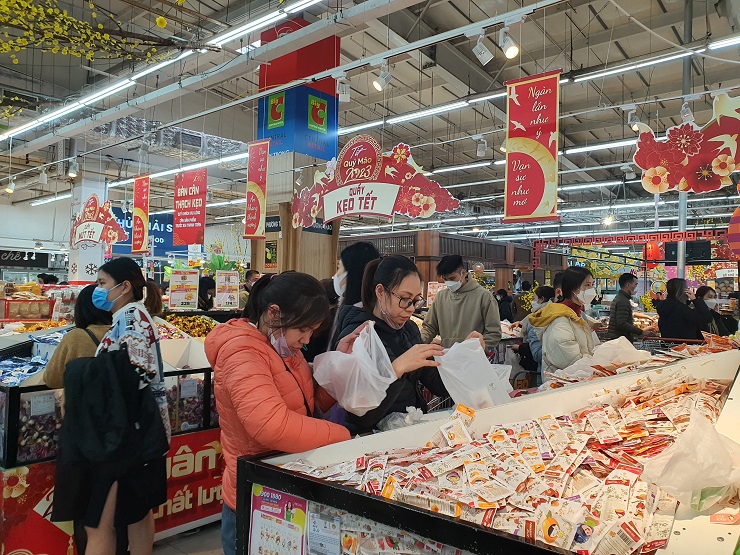 Quầy bánh kẹo Tết.