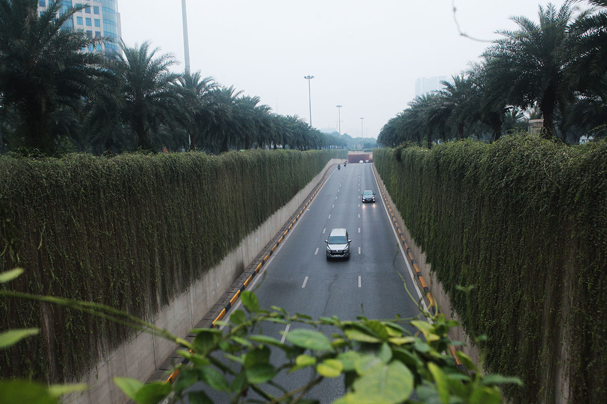 Hầm chui đại lộ Thăng Long hướng vào nội thành thông thoáng
