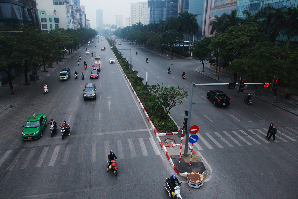 Ngày đầu nghỉ Tết, phố phường Hà Nội thay đổi "chóng mặt" so với ngày thường - 12