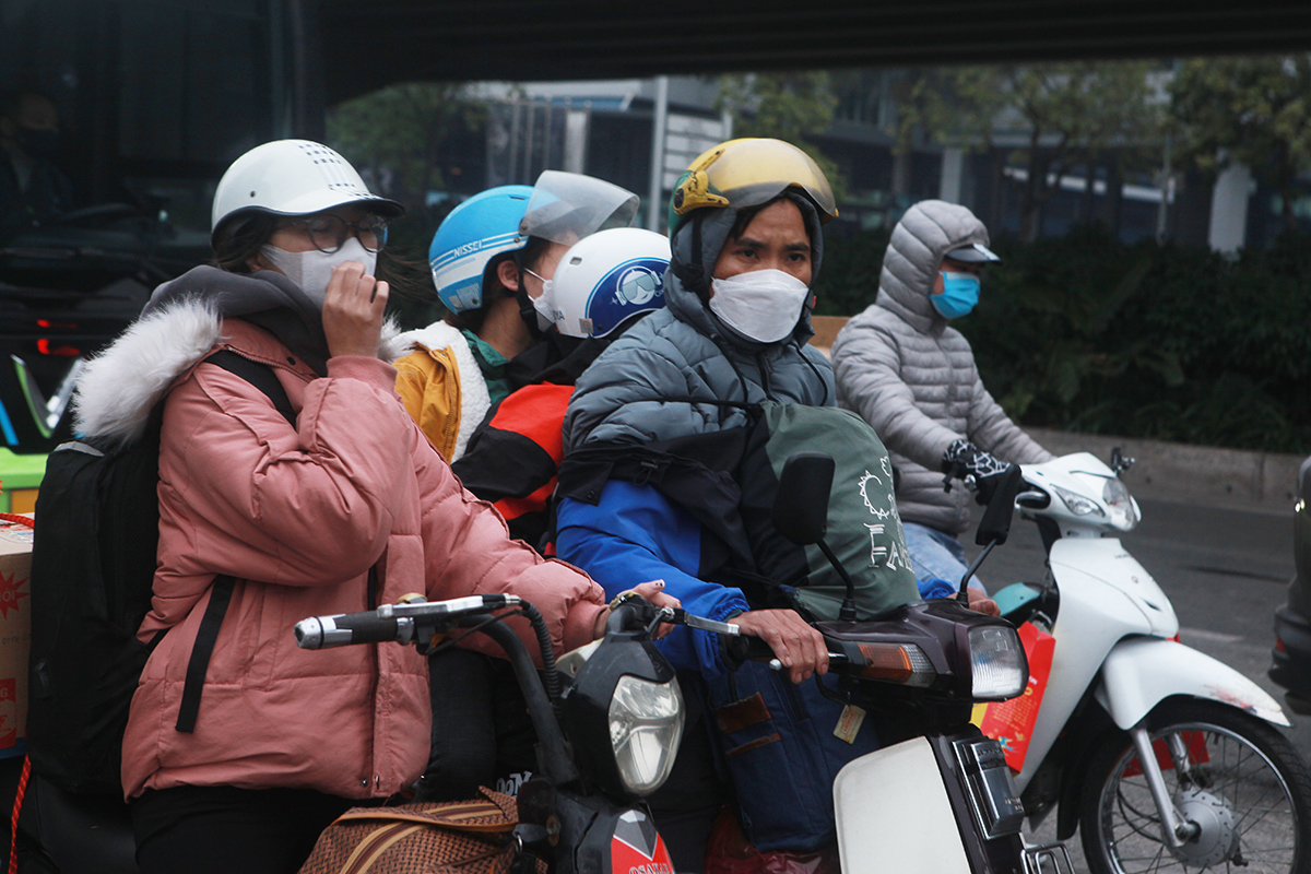 Ngày đầu nghỉ Tết, phố phường Hà Nội thay đổi "chóng mặt" so với ngày thường - 7