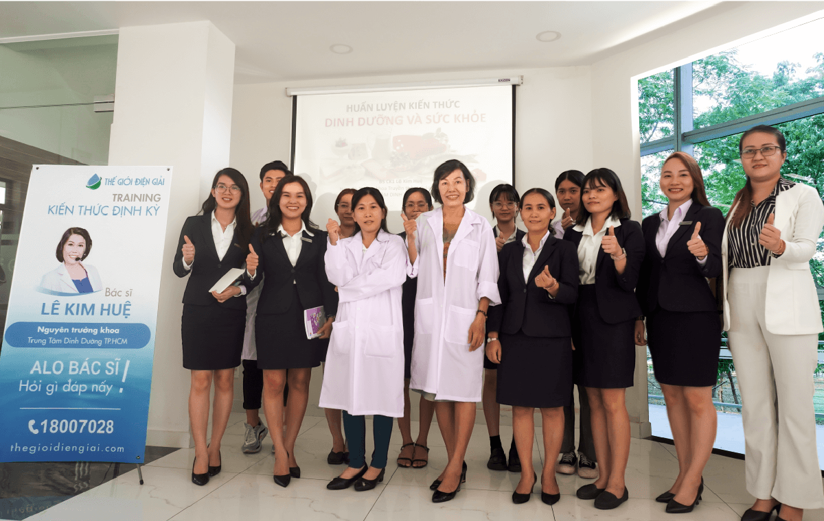 Bác sĩ Huệ training kiến thưc sức khoẻ và dinh dưỡng cho TGĐG