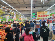 Choáng ngợp biển người đổ xô về siêu thị, trung tâm thương mại mua sắm Tết