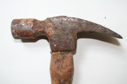 Pháp luật - Vợ lén bán đất, người đàn ông nổi điên gây án