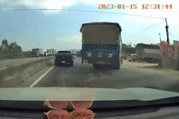 Ô tô - Clip: Xe khách phóng nhanh vượt ẩu và cái kết