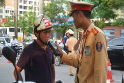 Thế giới xe - Cả nể vì ly rượu và cái kết cho “ma men” lái xe ngày Tết