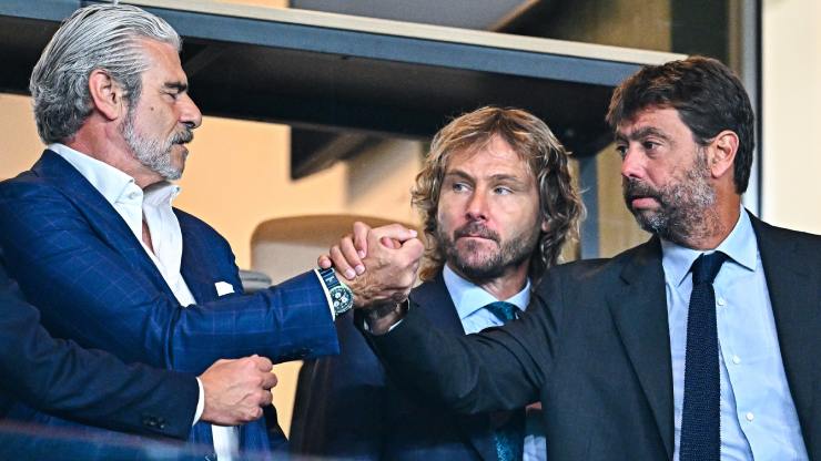 Chủ tịch CLB Juventus - ông&nbsp;Agnelli, phó chủ tịch Nedved và giám đốc điều hành Arrivabene (từ phải sang) đều lĩnh án phạt