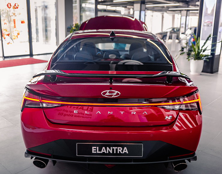 Ảnh thực tế mẫu xe Hyundai Elantra N phiên bản số tự động tại Việt Nam - 6