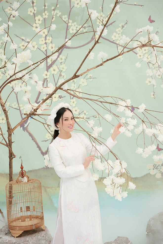 Ca sĩ tỷ phú Hà Phương hào hứng đón Tết tại quê nhà cùng gia đình