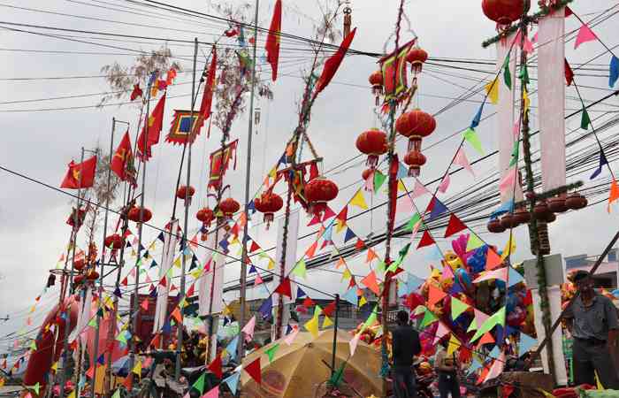 Hội thi dựng cây nêu ở chợ Gò. Ảnh: Sở DL Bình Định