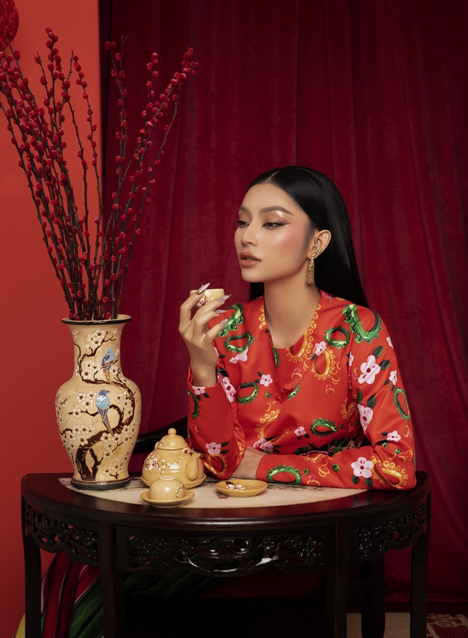 Ngắm trọn vẻ đẹp sắc sảo, rực rỡ của Á hậu Lâm Thu Hồng trong bộ ảnh Tết 2023 - 10