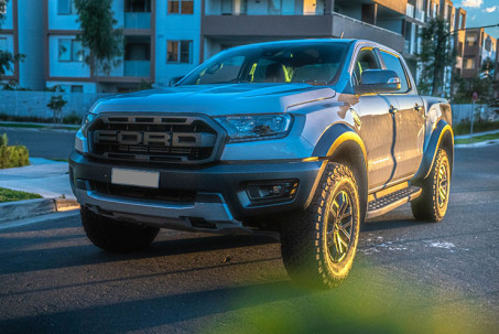 Giá xe Ford Ranger Raptor niêm yết và lăn bánh tháng 1/2023