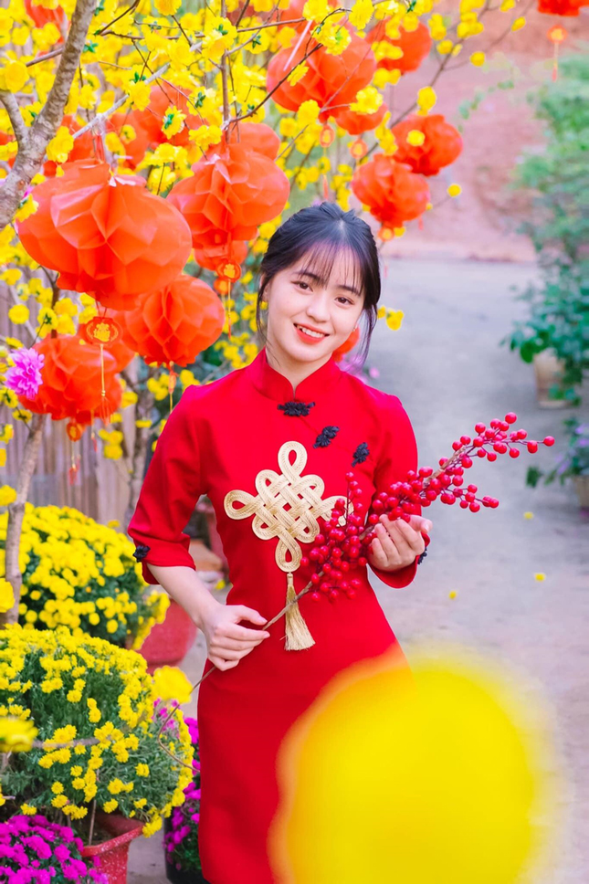 Thiếu nữ trong trang phục dân tộc Mông đón Tết với vẻ đẹp tựa bông hoa núi rừng - 11