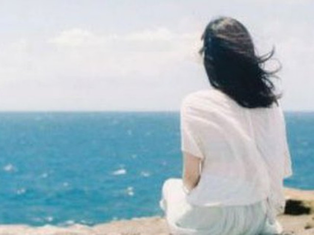 Bạn trẻ - Cuộc sống - Nỗi ám ảnh khiến phụ nữ độc thân không muốn về nhà khi Tết đến