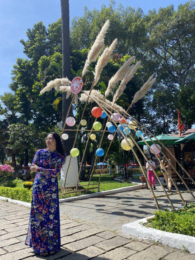 Sắc xuân ở Lăng Ông Bà Chiểu - di tích gần 200 năm tuổi - 3