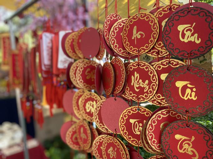 Các thông điệp tốt lành cho năm mới như An khang thịnh vượng, Tấn tài tấn lộc, Vạn sự như ý...vốn dĩ quen thuộc song vẫn luôn được ưa chuộng.