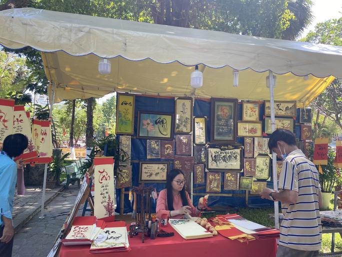 Sắc xuân ở Lăng Ông Bà Chiểu - di tích gần 200 năm tuổi - 16