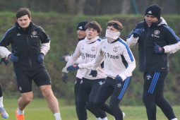 Bóng đá - MU thua Arsenal vẫn nuôi mộng "ăn 4", tập điên cuồng chờ đá 10 trận/32 ngày