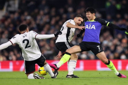 Bóng đá - Son Heung Min đạp giò đối thủ vẫn thoát thẻ đỏ, nối dài chuỗi "tịt ngòi"