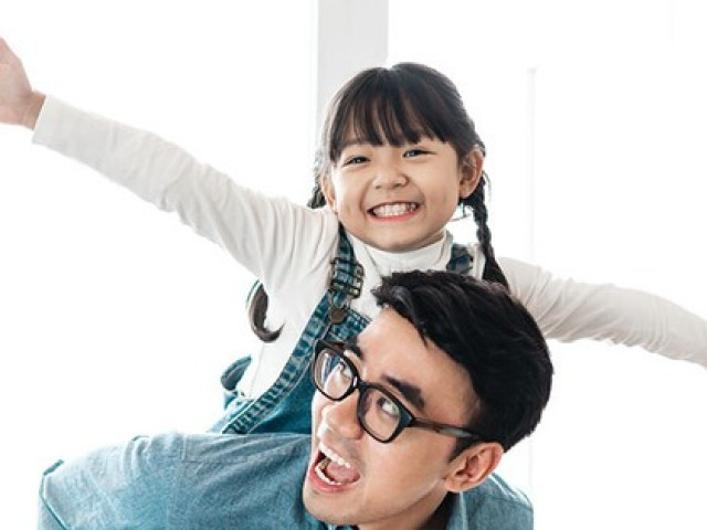 Cứ nhìn vào mắt trẻ con mà sống