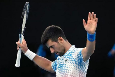 Nóng nhất thể thao tối 25/1: Djokovic lập kỷ lục ngang Agassi ở Australian Open