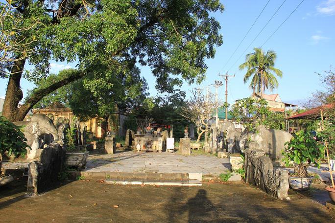 CLIP: Lăng mộ đá 300 năm giữa lòng TP Thanh Hóa - 10