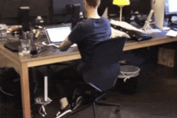 Tranh vui - "Chộp" những khoảnh khắc hài hước chỉ có dân công sở mới hiểu