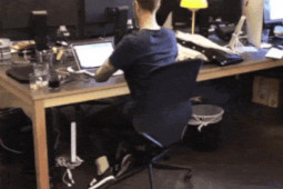 Tranh vui - "Chộp" những khoảnh khắc hài hước chỉ có dân công sở mới hiểu