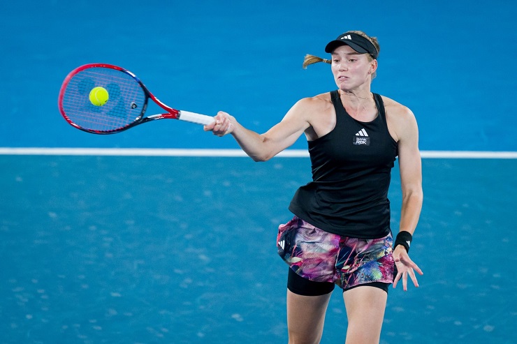 Rybakina lần đầu vào chung kết Australian Open