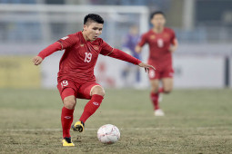 Quang Hải đối diện thách thức sau AFF Cup, lo ”mất hút” khi trở lại trời Âu