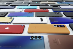 Thời trang Hi-tech - Người tiêu dùng chuộng điện thoại Apple và Samsung trong năm 2022
