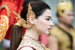 Làm đẹp - Mỹ nhân Thái Lan gây náo loạn đường phố vì đẹp như tiên nữ hạ phàm