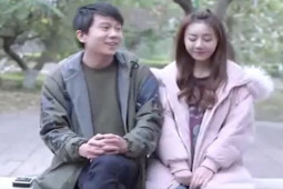 Clip hài hước - Kỷ niệm ngày cưới ông chồng chuẩn bị món quà hết sức khó đỡ